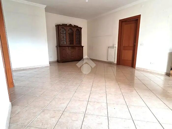 Appartamento quadrilocale in vendita in Via Raoul Chiodelli, Roma