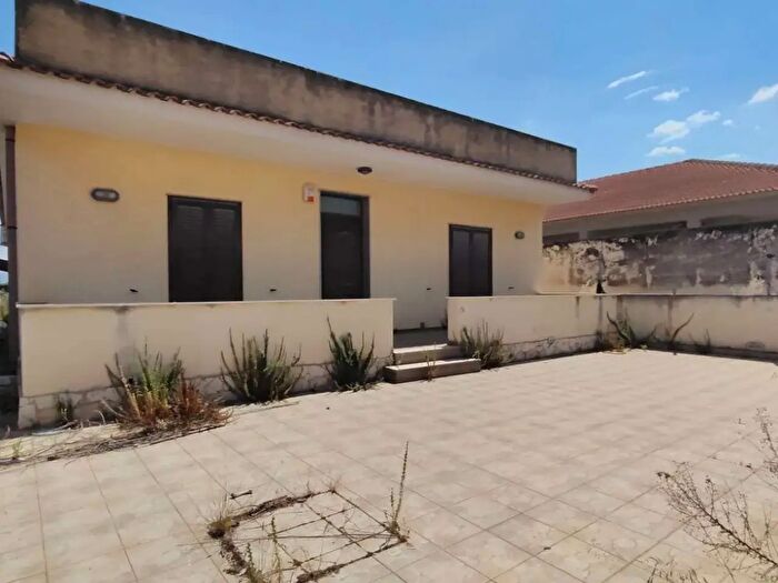Casa con 5 locali in vendita in Vittoria