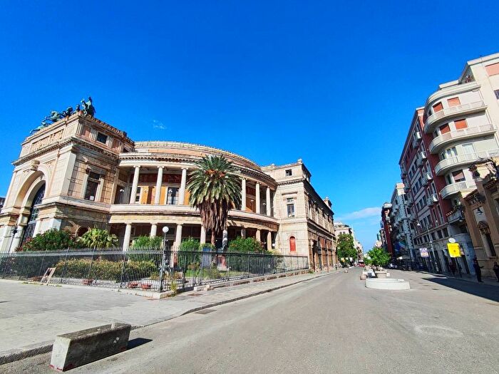 Appartamento bilocale in affitto in Via Emerico Amari, Politeama Ruggiero Settimo, Palermo
