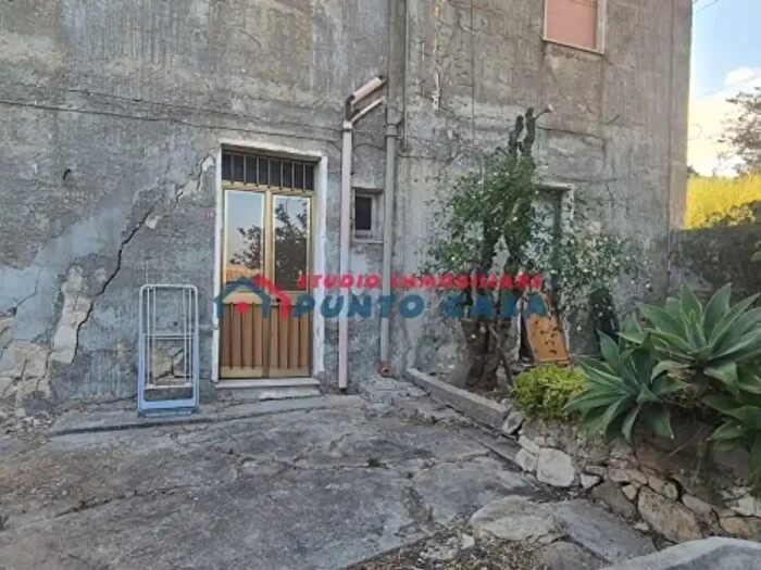 Casa con 6 locali in vendita in Via Blandano, Valderice