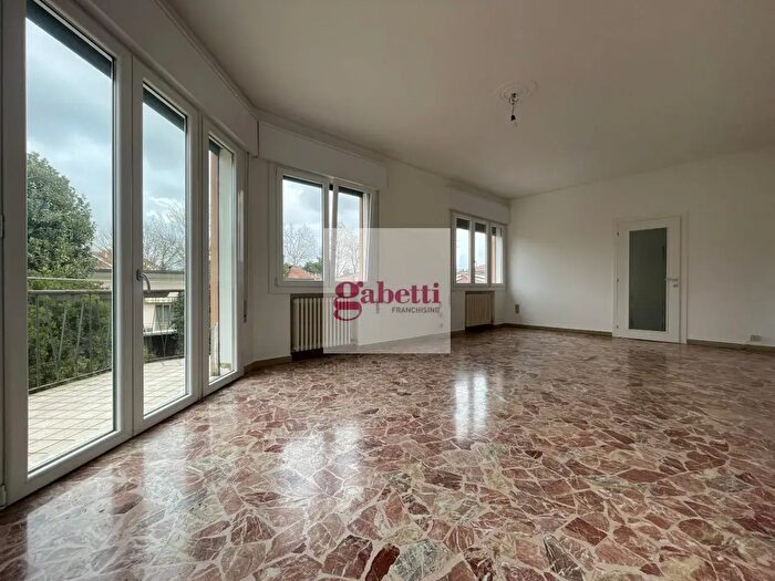 Appartamento quadrilocale in vendita in Via Rovigo, Padova