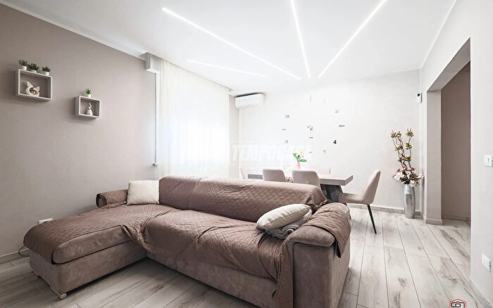 Appartamento trilocale in vendita in Via Giuseppe Massarenti, Lugo