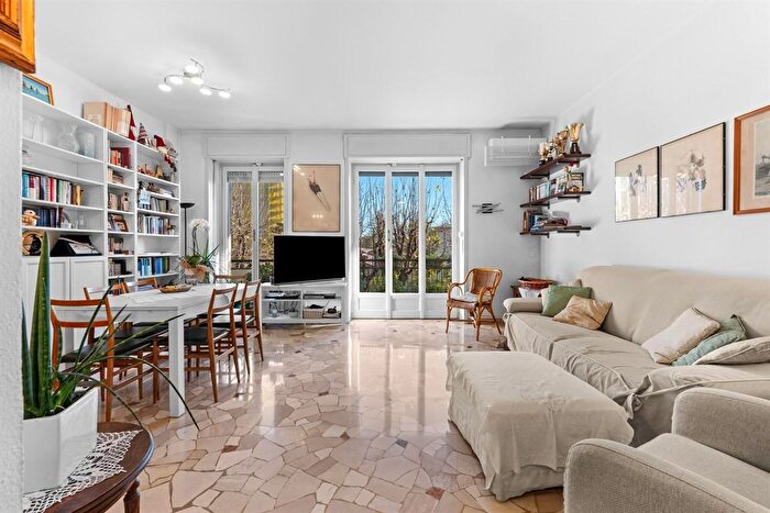 Appartamento trilocale in vendita in Via Enrico Caruso, Milano