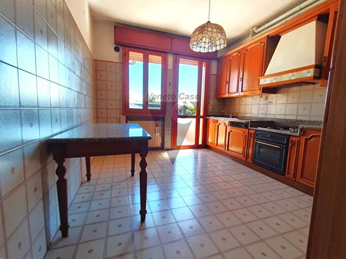 Appartamento trilocale in vendita in Via Antonio Gramsci, Camponogara