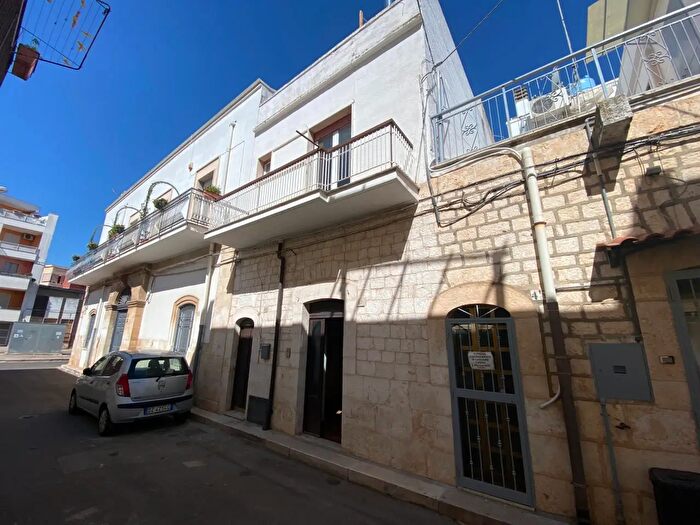 Appartamento trilocale in vendita in Via Martelli, Casamassima