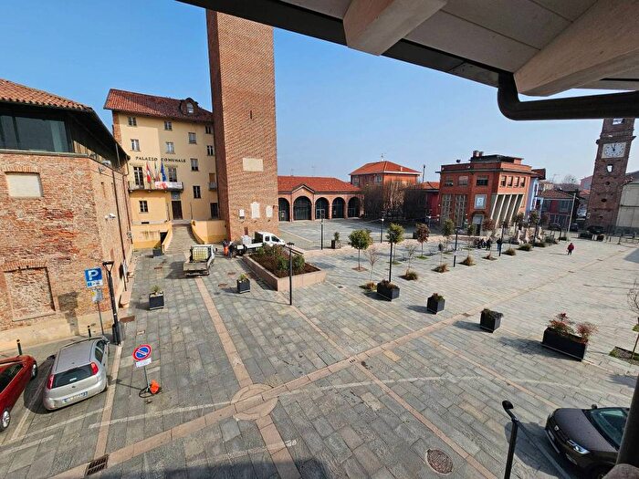 Appartamento quadrilocale in affitto in Piazza Vittorio Emanuele II, Centro, Leinì