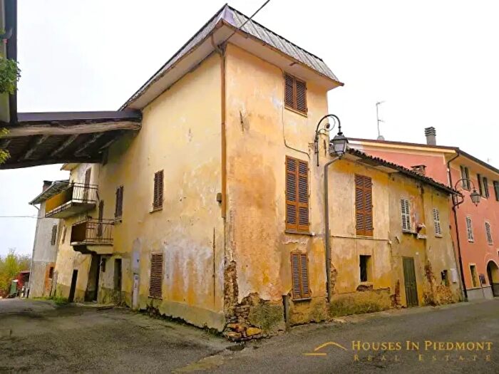 Casa con 6 locali in vendita in Vicoforte