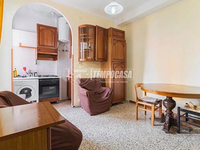 Appartamento trilocale in affitto in Via Abetone, Milano