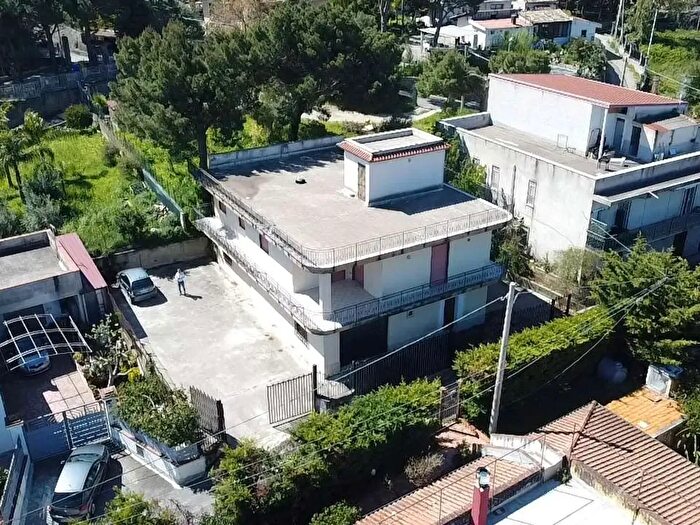 Appartamento con 7 locali in vendita in Carini