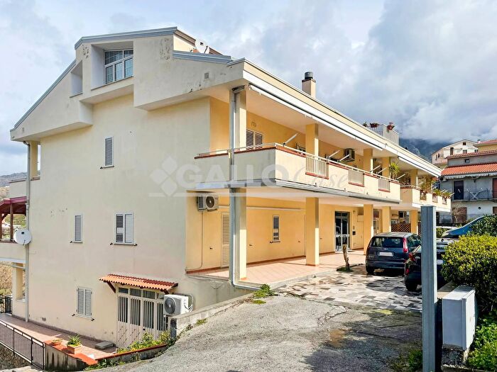 Appartamento trilocale in vendita in Via degli Aragonesi Belvedere Marittimo, Belvedere Marittimo