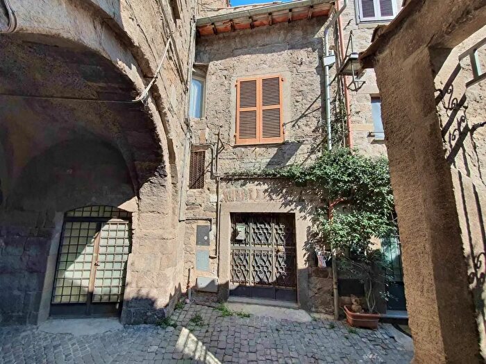 Casa trilocale in affitto in Viterbo