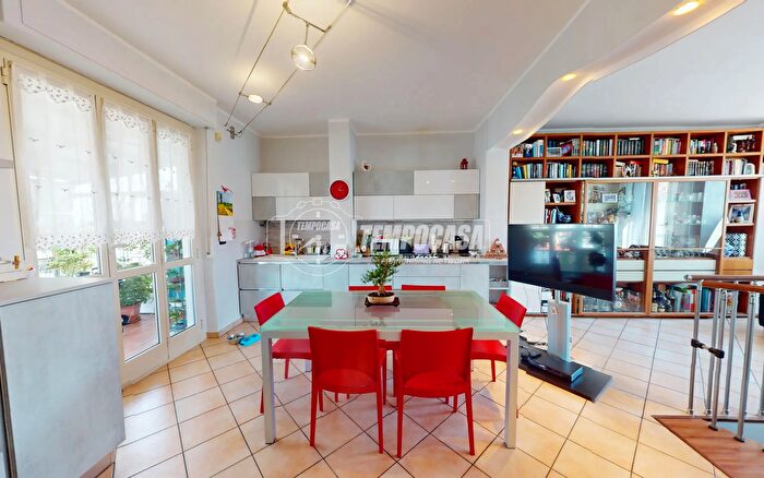 Appartamento con 5 locali in vendita in Via Villafranca Piemonte, Torino