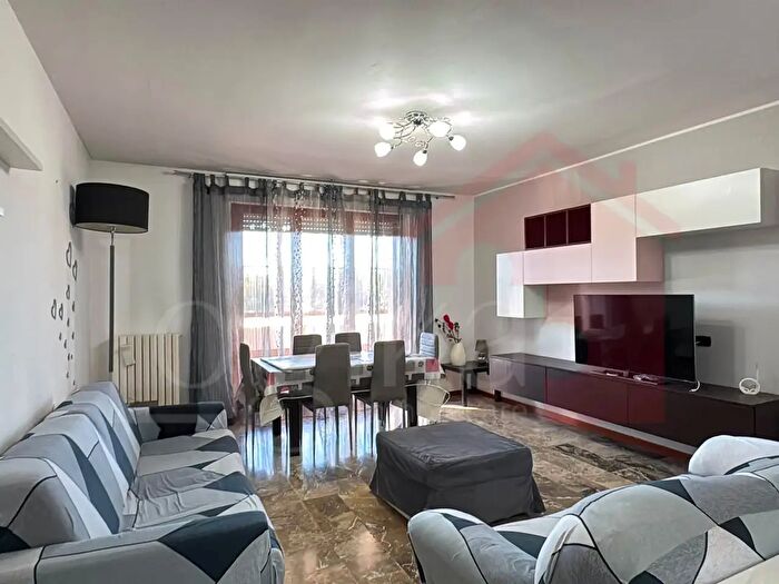 Appartamento trilocale in vendita in Via delle Rose, Pieve Emanuele