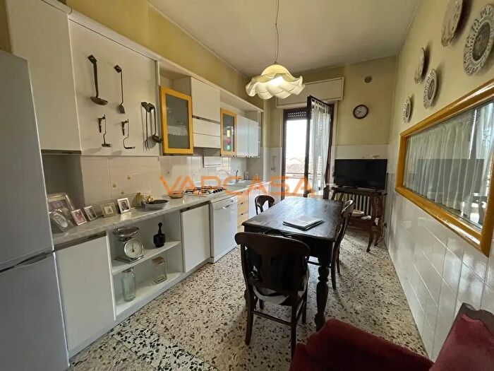 Appartamento trilocale in vendita in Via Rocca, Cologno Al Serio