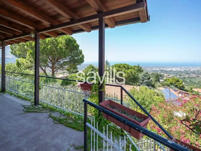 Casa con 6 locali in vendita in Via Francesco Cangialosi, Carini