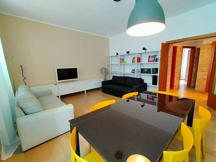 Appartamento trilocale in affitto in Via della Madonnina, Largo Barriera Ospedale Maggiore, Trieste