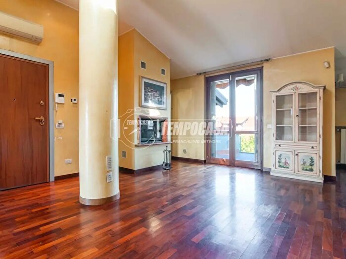 Appartamento quadrilocale in vendita in Piazza XXV Aprile, Cusano Milanino