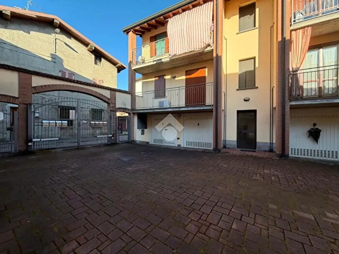 Appartamento trilocale in vendita in Via T Grossi, Misano Di Gera DAdda