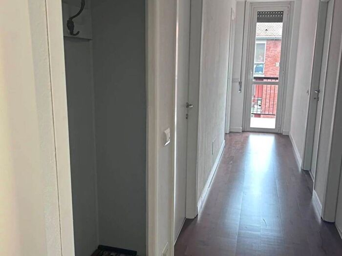 Appartamento quadrilocale in affitto in Via San Giacomo, Chiesa Rossa, Milano
