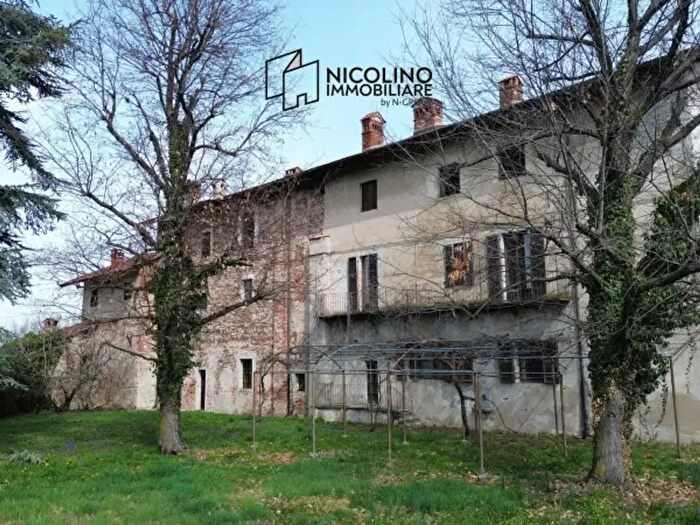 Casa con 6 locali in vendita in Via SantAnselmo, Cuneo