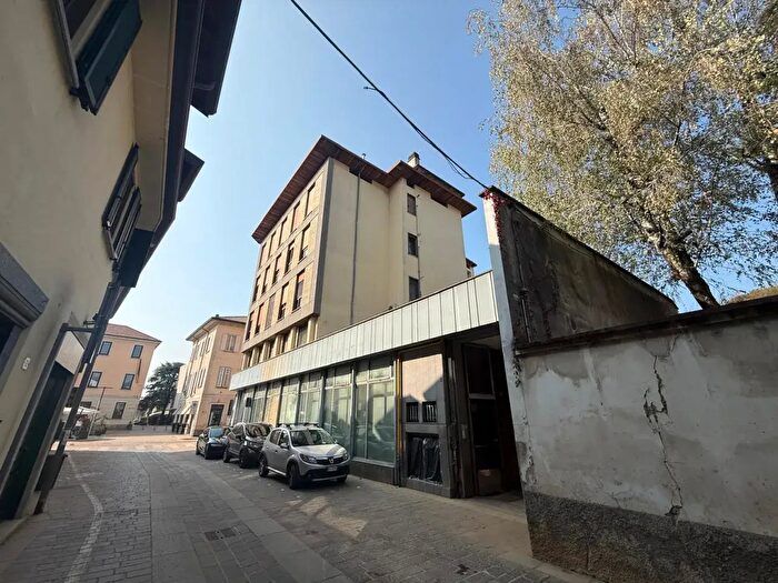 Appartamento bilocale in vendita in Via Solferino, Meda