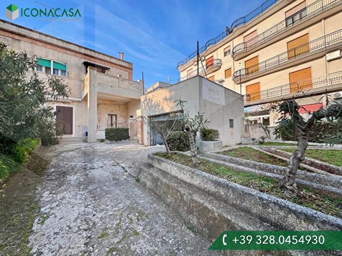 Casa quadrilocale in vendita in Via Angelo Petracca, Ceglie Messapica
