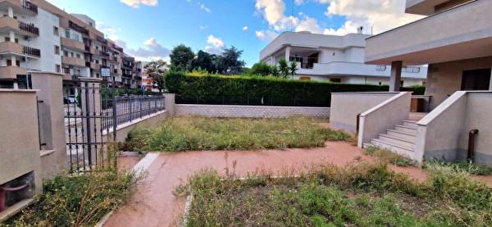 Casa con 6 locali in vendita in Trani