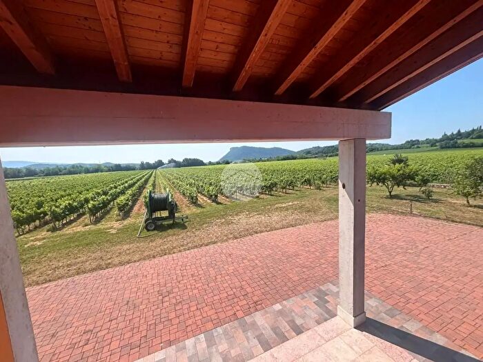 Casa con 7 locali in vendita in Via Coraine, Costermano