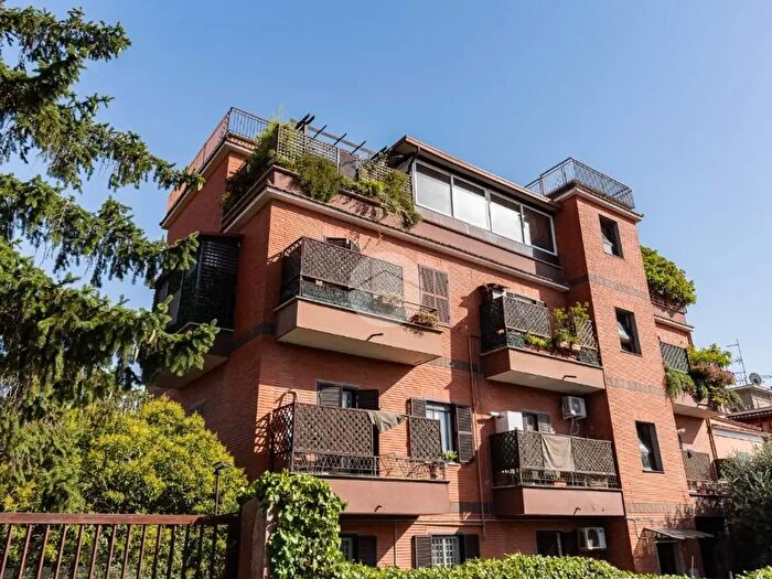 Appartamento quadrilocale in vendita in Via Ezio Sciamanna, Roma