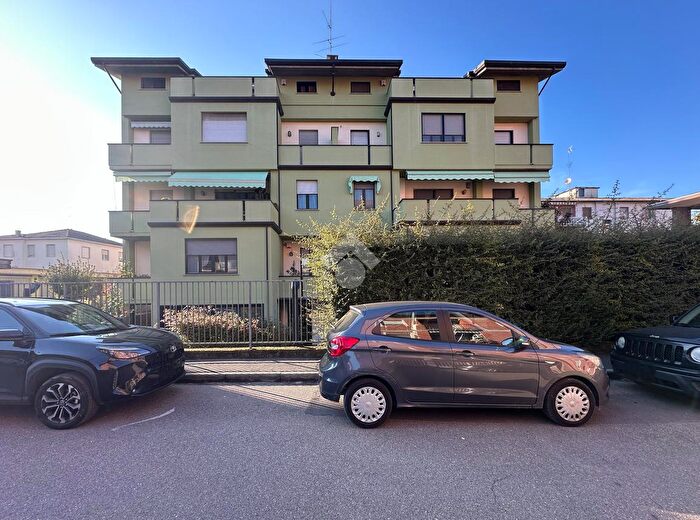 Appartamento trilocale in vendita in Via Togliatti Palmiro, Voghera