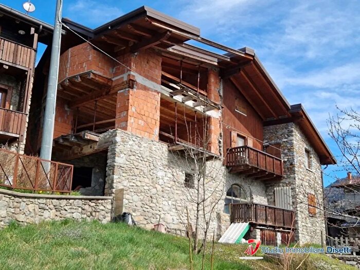 Casa trilocale in vendita in Località Plerio, Edolo