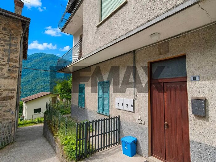 Appartamento trilocale in vendita in Via Maroggia, Berbenno Di Valtellina