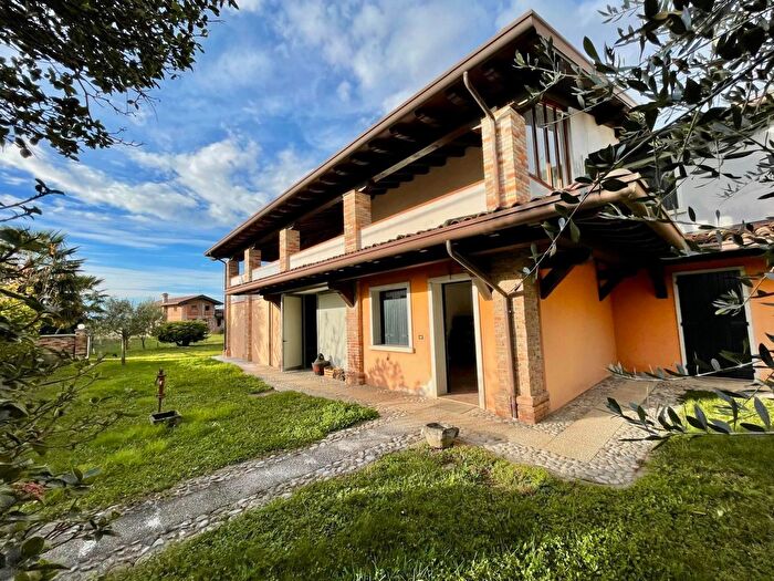 Casa con 10 locali in vendita in San Vito Al Tagliamento