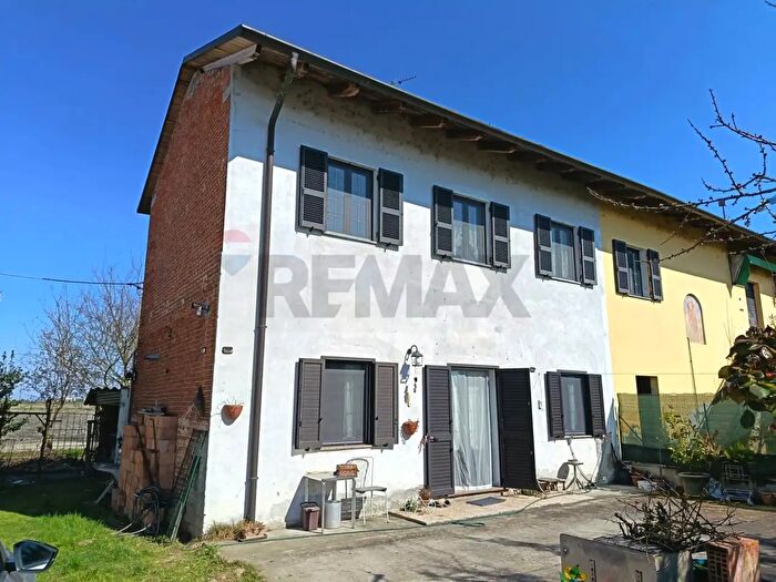 Casa trilocale in vendita in Vinzaglio