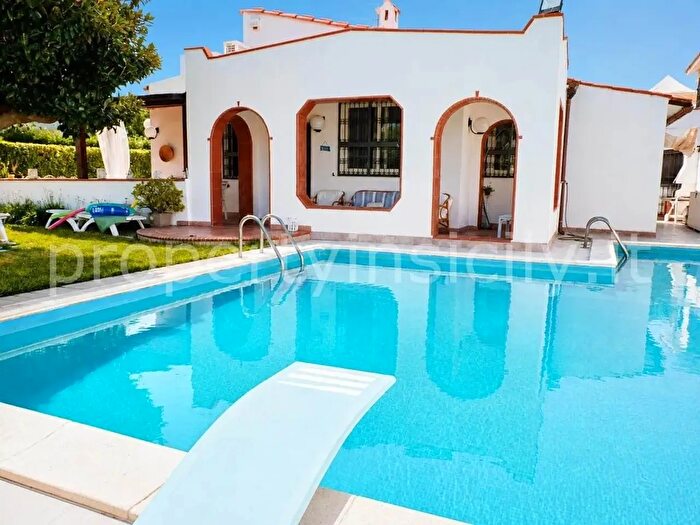 Casa con 6 locali in vendita in Siracusa