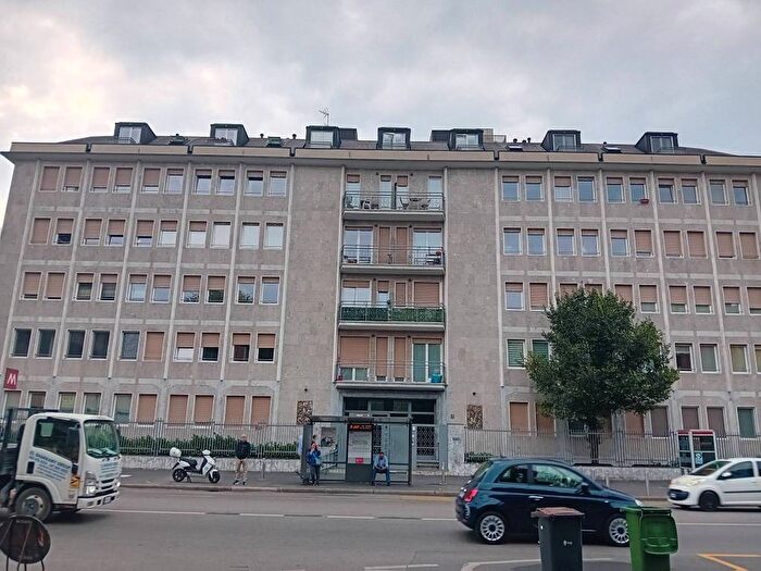 Appartamento bilocale in affitto in Via Zurigo, Inganni, Milano