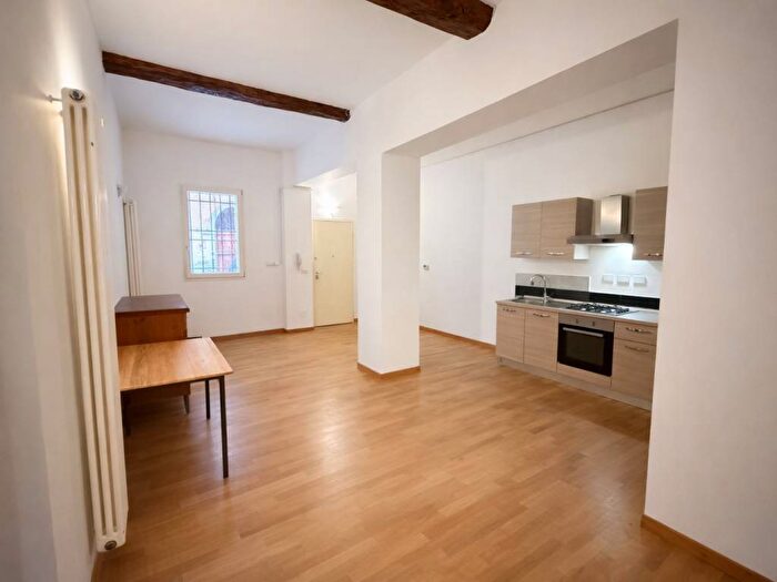 Appartamento monolocale in affitto in Via de Coltelli, Santo Stefano, Bologna