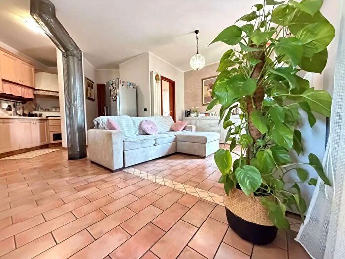 Casa con 5 locali in vendita in Via Pacinotti, Spoleto