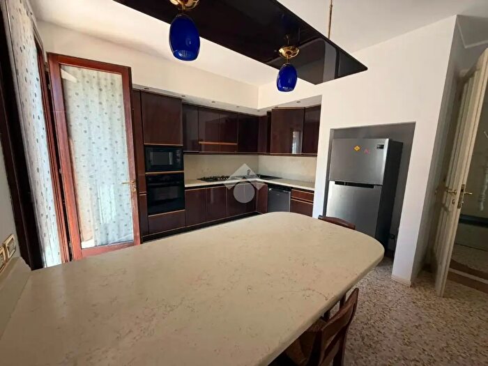 Appartamento con 5 locali in vendita in Via Rizzera, Vittorio Veneto