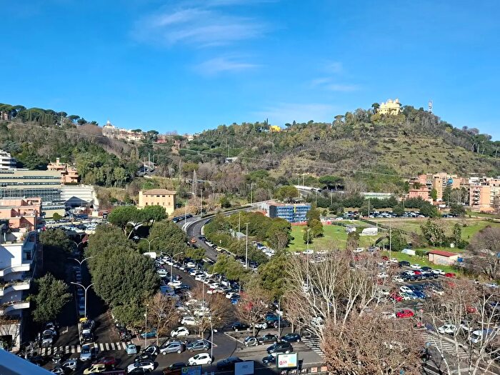 Appartamento trilocale in vendita in Piazzale Clodio, Roma