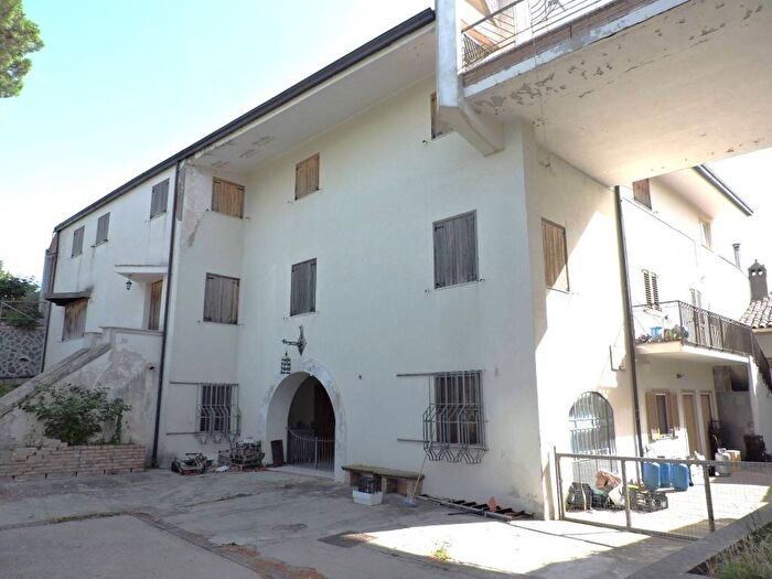 Casa con 6 locali in affitto in Località Li Paoli, Sessa Aurunca