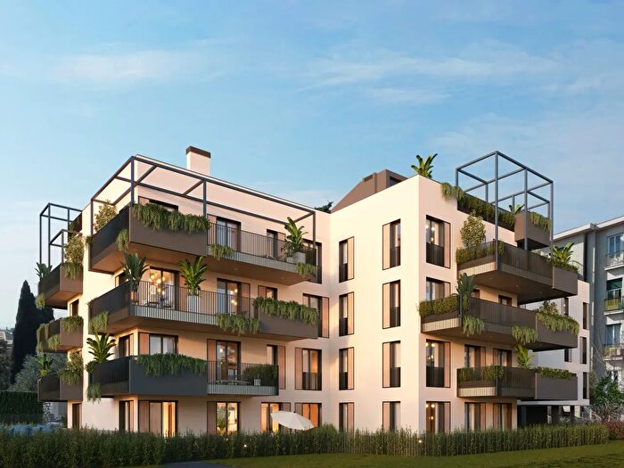 Appartamento quadrilocale in vendita in Via Montallegro, Genova