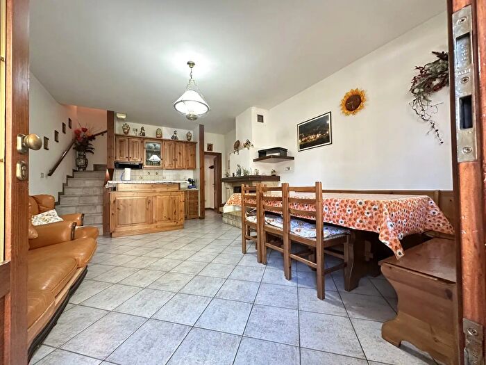 Casa quadrilocale in vendita in Via Santa Rita, Verghereto