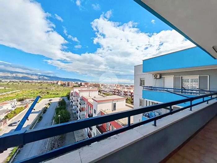 Appartamento con 5 locali in vendita in Viale Leonardo da Vinci, Manfredonia