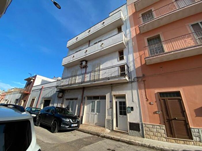 Appartamento con 5 locali in vendita in Via Umberto I, Avetrana