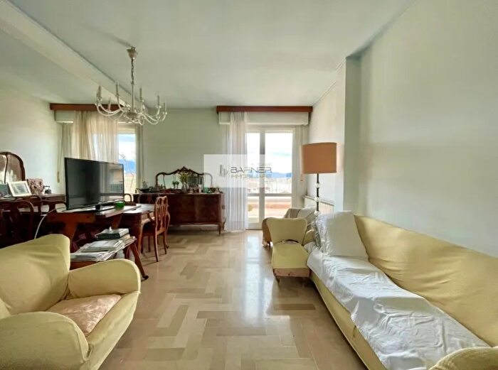 Appartamento con 5 locali in vendita in Viareggio