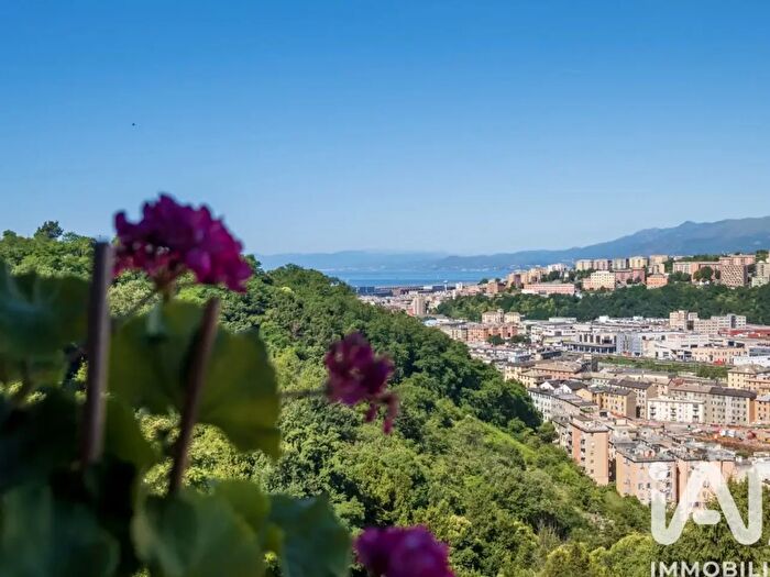 Appartamento con 6 locali in vendita in Via Robert Baden Powell, Genova