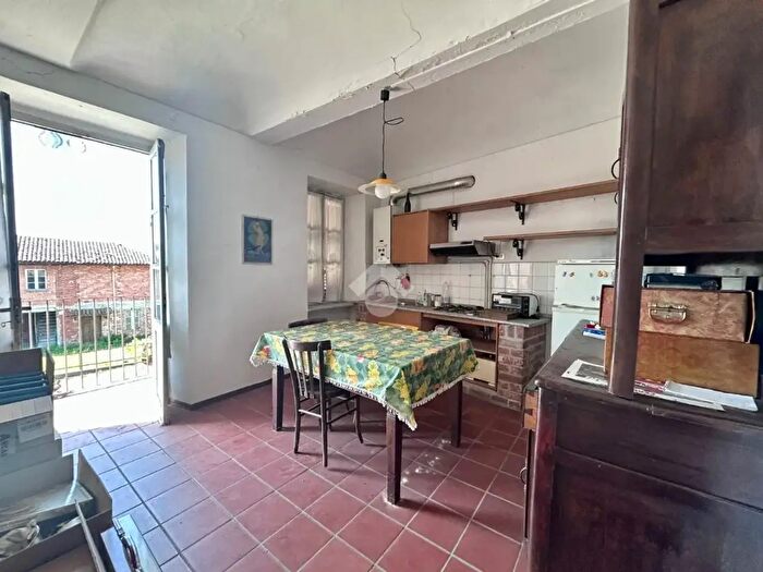 Appartamento quadrilocale in vendita in Frazione Quarto Inferiore, Asti