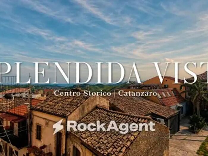 Appartamento bilocale in vendita in Via Vincenzo d'Amato, Catanzaro