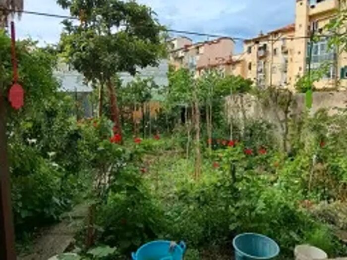 Appartamento trilocale in vendita in Via degli Asili, Livorno